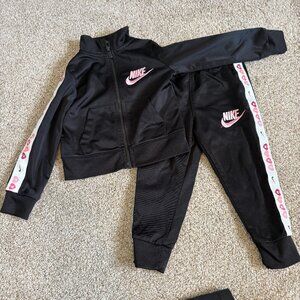 Nike Track Suit Sweater & Pants  Black Pink 2T Toddler Girls Hearts